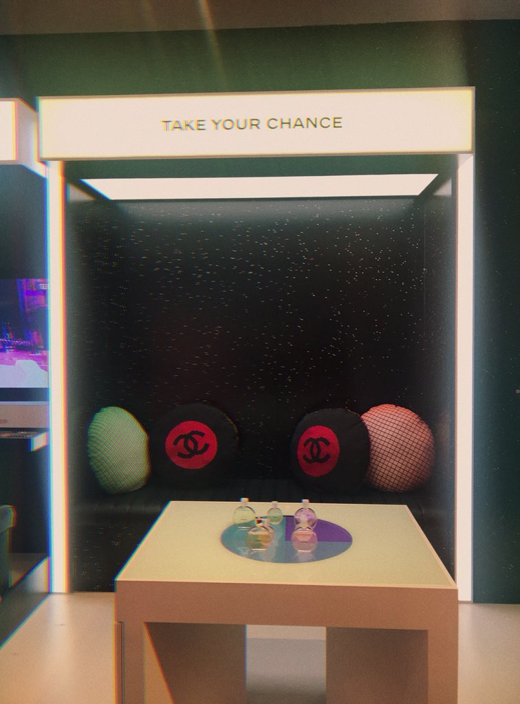 zpiderfrommars's tweet photo. #Cocogamecenter งานฟรีงานดีต้องมา! มุมถ่ายรูปชิคๆ เยอะมาก แถมยังได้สกินแคร์ขนาดทดลองไปใช้ฟรีๆ นอกจากจะได้ลองได้ช้อปเครื่องสำอางแล้วในงานมีเกมส์ให้เล่นไปอีก📍Erawan ชั้น 1 bts สยาม เดิน skywalk เลยเซนเวิลมานิดนึง walk-in ได้ แต่แนะนำว่าลงทะเบียนออนไลน์สะดวกกว่า #รีวิวกรุงเทพ https://t.co/iXWvJKuRzb