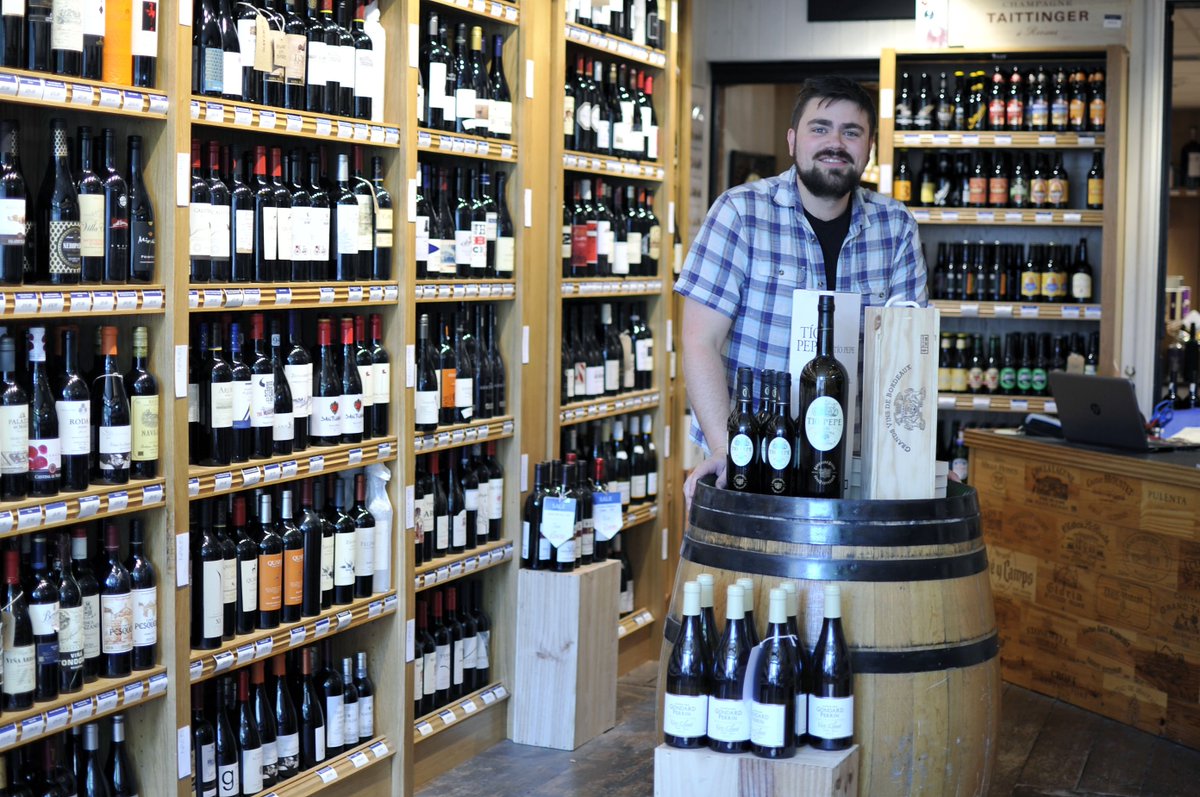 TheOxfordWineCo's tweet photo. Our favourite Sommelier @mattwhit81 wrote a blog for us on pairing #Riesling with food! Check it out here: https://t.co/3PKoKMYKvx @WinesofGermany #31DaysofGermanRiesling https://t.co/p3LGLINRnU