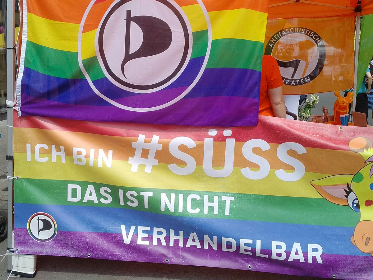 csdfrankfurt's tweet photo. Kleine Abwandlung unseres diesjährigen Mottos... #miinv #csdffm2018 #frankfurt #meinfrankfurt https://t.co/rr4rk5zlM7
