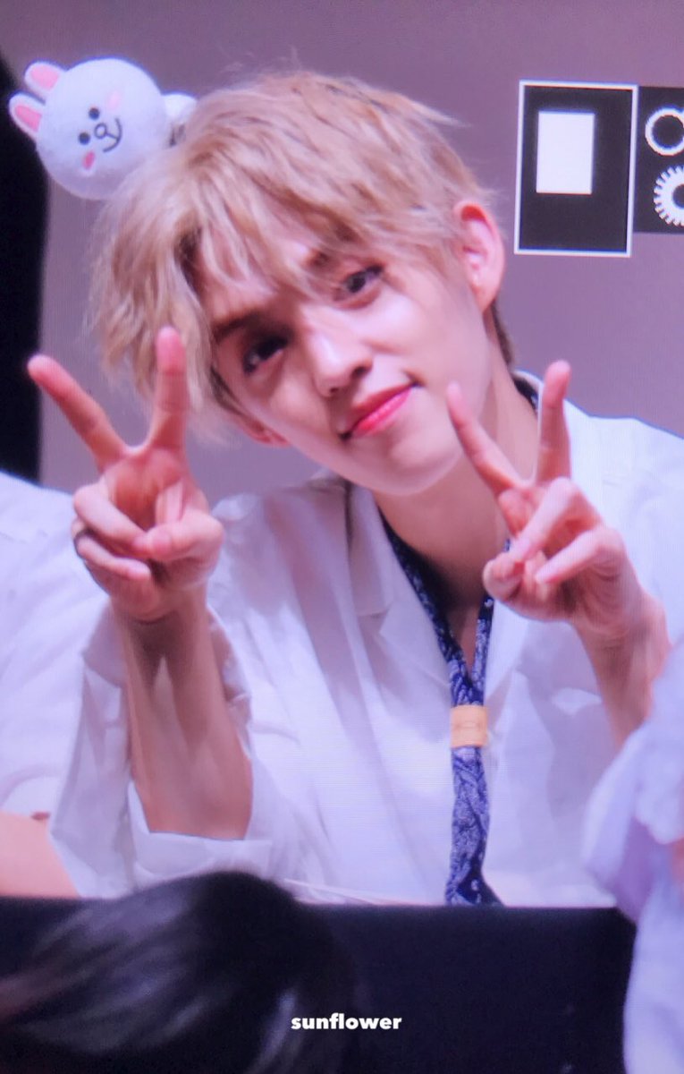 sunflower9588's tweet photo. 180722 팬사인회
🐰🐰🐰🐰
#SEVENTEEN #SCOUPS 
#세븐틴 #에스쿱스 https://t.co/eL5vN3VCZs
