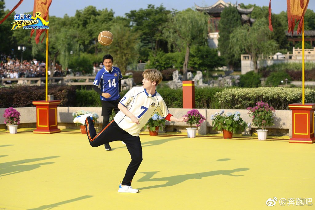 luking0420's tweet photo. [PHOTO] 180722 Keep Running weibo update:  #LuHanKeepRunning #LuHan (1) https://t.co/UverYgo68f
