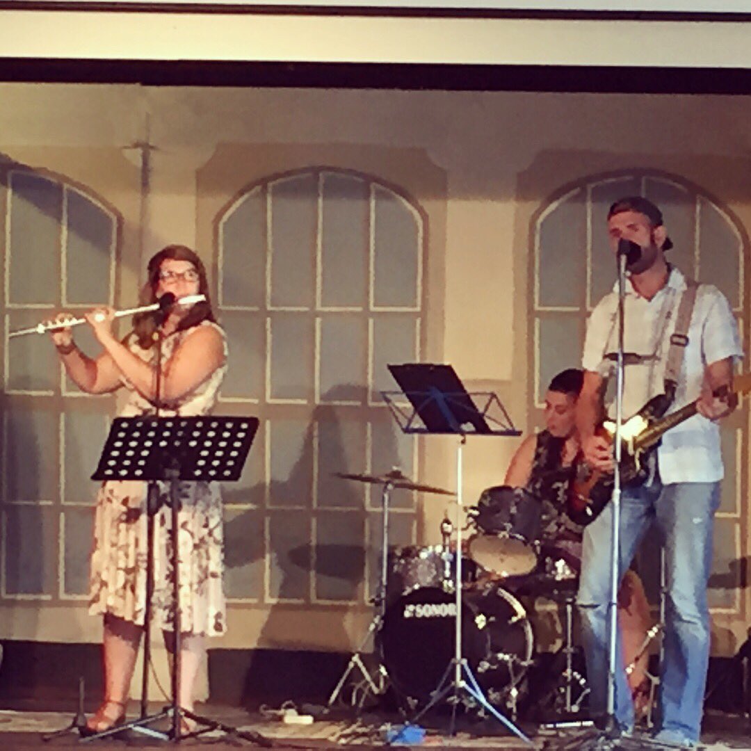 LunadellaBlue's tweet photo. We had a grand ole time at Martley Fringe yesterday. Thanks for having us 👍🎶 We’ll be popping along oto the Exonian in Exeter this Weds https://t.co/qRFJ9ODwLL