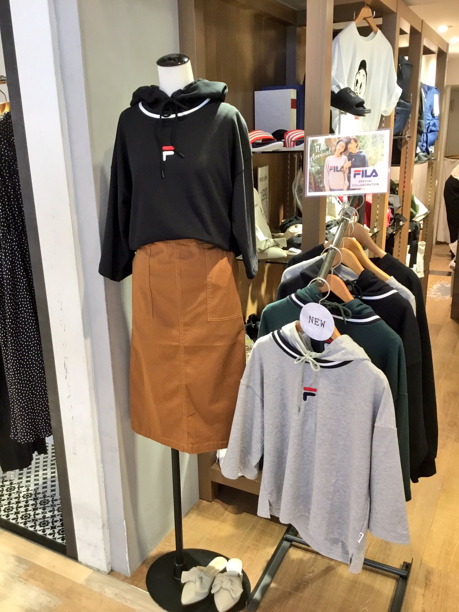 ルミネエスト新宿 A Twitter 2f イーハイフンワールドギャラリー とっても可愛いフィラのプルオーバーや夏にぴったりのアロハシャツなどたくさんのアイテムをご用意してお待ちしております