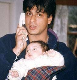 iamsrkbiloti's tweet photo. A rare pic of #SRK with #Aryan
.
.
.
#5MonthsToZero https://t.co/2ukkCWC744