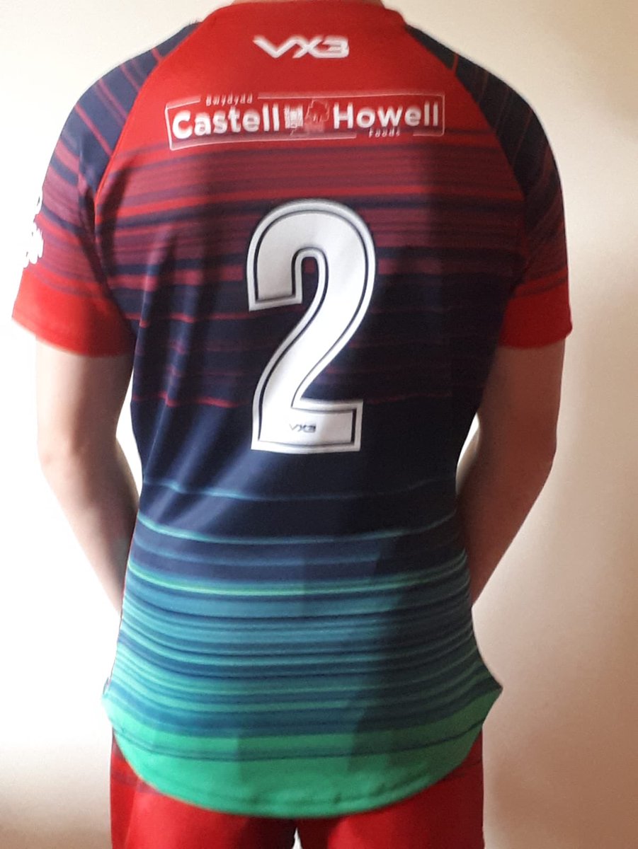 DyffrynTafSport's tweet photo. Big thanks to our kit sponsors for our Canada rugby tour @castlescaff @PrincesGateUK @danjmason @castellhowell jersey looks great @VX3apparel 🇨🇦🏉👍 https://t.co/Vx6XRZzkWY