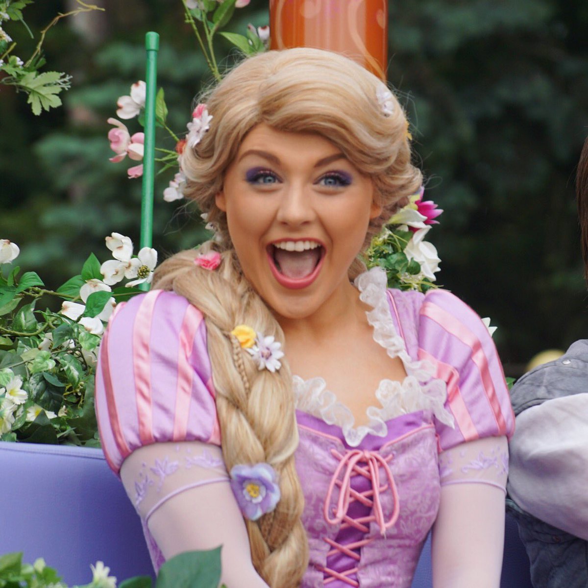 joyceadventures's tweet photo. Rapunzel π #tangled #tangleddisney #iseethelight #disneylandparis #disneyparis #disneyparks #disneylandpark #disney #eurodisney #disneylife #disneylove #picoftheday #happy #love
#disneystarsonparade
#disneyland #disneyprincess #rapunzel #photography #disneyworld #dlp #cutie https://t.co/4yRO57Z60v