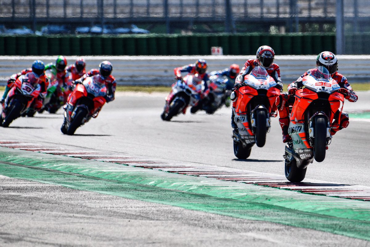 lorenzo99's tweet photo. Great weekend, amazing family. 😉 #WorldDucatiWeek #WDW #forzaducati https://t.co/e6m9FSVXkJ