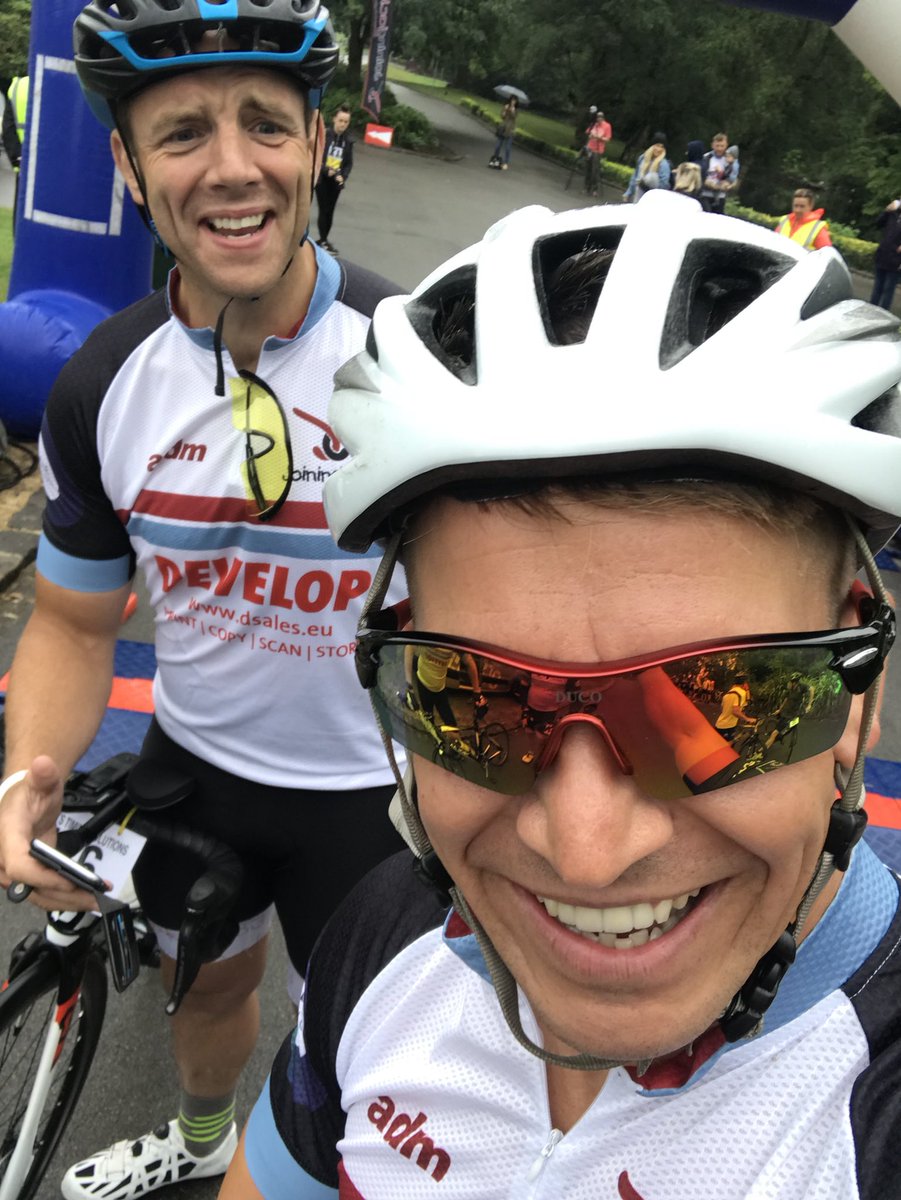 Waggataurus's tweet image. On the start line @JJack100 @alljoinjack with the legends @EwanDowes and @tricky1173 #letsdothis #50mile #JJ