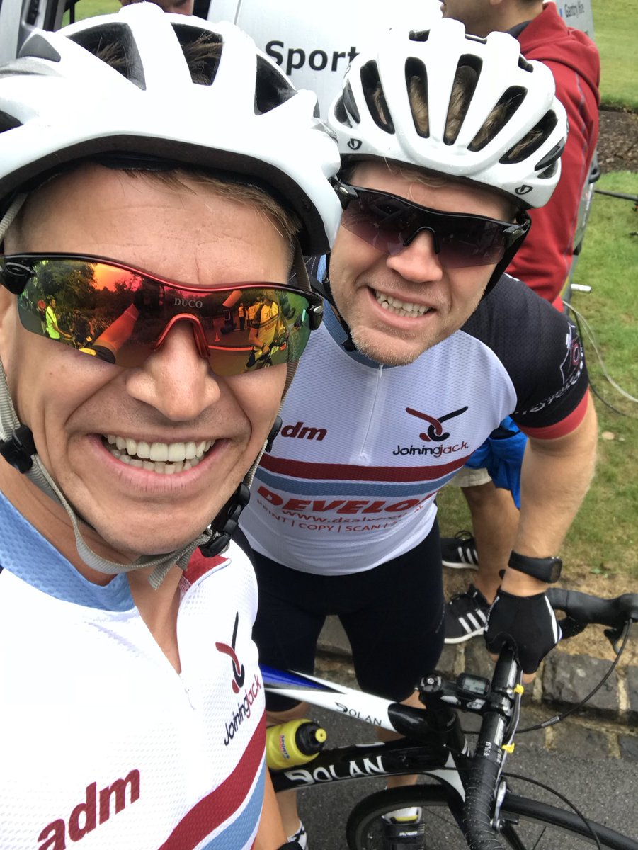 Waggataurus's tweet image. On the start line @JJack100 @alljoinjack with the legends @EwanDowes and @tricky1173 #letsdothis #50mile #JJ