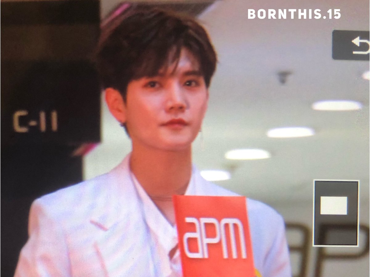 Bornthis15's tweet photo. 🐰 2018.7.22 HongKong APM
#최민기 #Ren 💙 https://t.co/uLrzmMmlpr