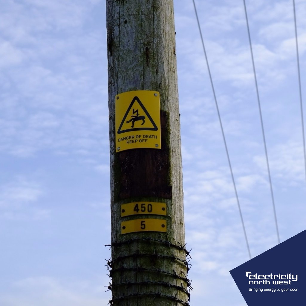ElectricityNW's tweet image. The 'Danger Of Death' sign is there for a reason! If you spot any damage to our #electricity substations or equipment,  #StayClear #StaySafe &amp;amp; Call us for free on 0800 195 4141 or 105
