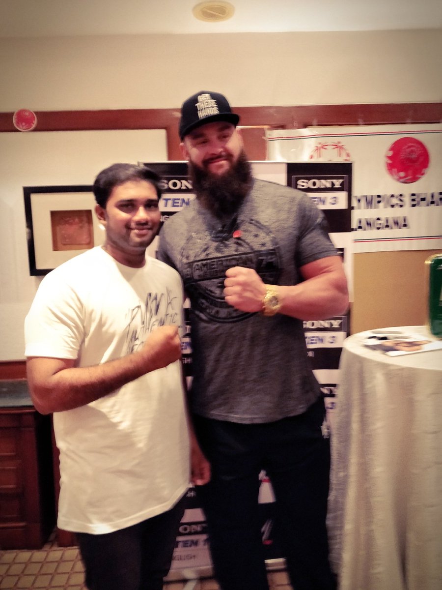 LalithMiriyala's tweet photo. Got meets with the #Monsteramongmen @BraunStrowman yesterday in Hyderabad (India) ...😍😍

It was nice meeting sir..☺❤
Thanks to @WWEIndia
 #WWE #IndiaWelcomesBraun #wweindia #MonsterInIndia #MonsterInTheBank #SDLive #BraunStrowman https://t.co/huJrPH4ZY4