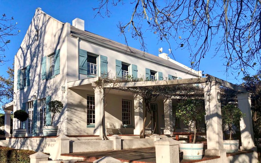 ArmandDuPMrSA's tweet photo. Happiness is spending time at the beautiful @Dunstone_Estate in Wellington, in the greatest of companies.

Thank You #DunstoneEstate for always welcoming me with open arms.

See you soon. 🍷🙌🏼

#DunstoneCollection
#HeartWellington
#TheStoneKitchen https://t.co/1Ol7quiXRN