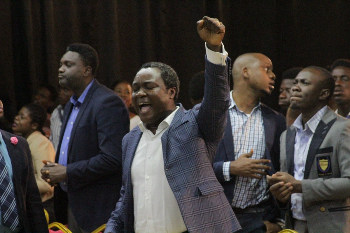 tbcabuja's tweet photo. We love you Lord!

🎹🎼🎤
#TBCWorship #TBCPraise #HMC #TBCService https://t.co/DLDBkyPZOH