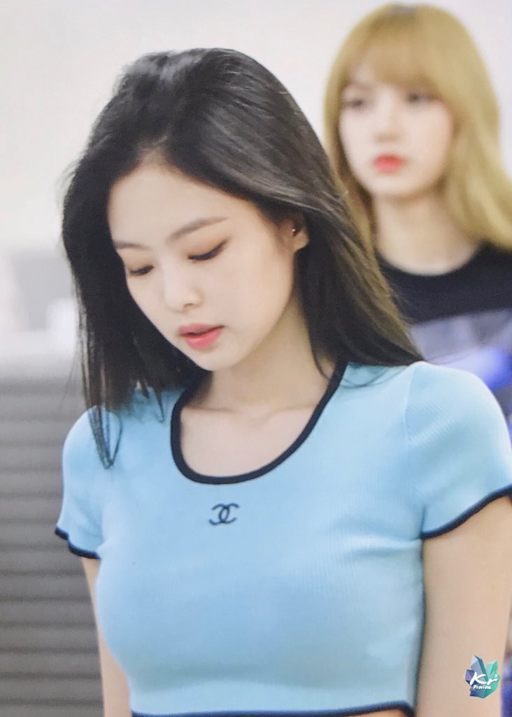 Kryptonite9697's tweet photo. 180722 김포공항 

#제니 #JENNIE 
#블랙핑크 #BLACKPINK https://t.co/7zdZIk9RxN