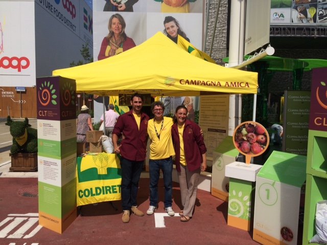 Humus_CLT's tweet photo. Esattamente tre anni fa presentavamo il nostro #HumusCLT e il nostro progetto di #vermicompostaggio a #EXPO2015 @Pad_Ita2015
#Vermicompost #humusdilombrico
#economiacircolare https://t.co/NJjaVP9Di4