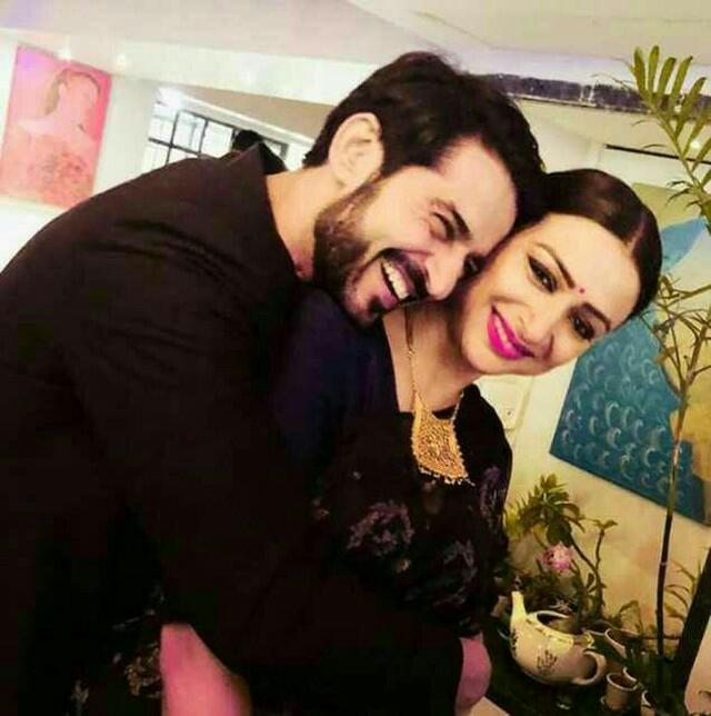 Tanu_79's tweet photo. Whatever Souls Are Made Of.. 💕
His &amp; Her.. 💕
Are The Same.. 💕
#gaurihiten #HitenTejwani #GauriPradhan 
#GHTTogetherForever 💕 https://t.co/rjtUdlAcrK