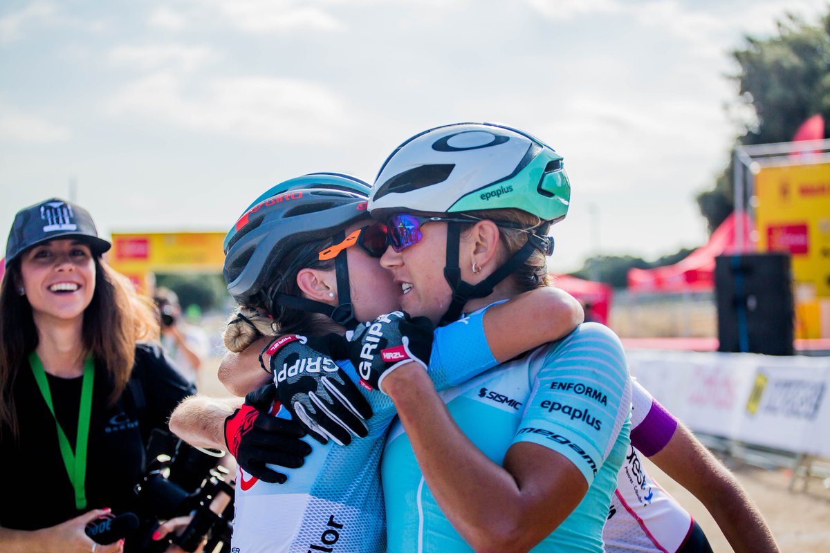 RFECiclismo's tweet photo. #CEXCOMoralzarzal18 |

Preciosas lecciones que nos recuerda este deporte todos los días, la amistad y la deportividad son lo primero 👏😃

@Moralzarzal https://t.co/U5kMC9mF40