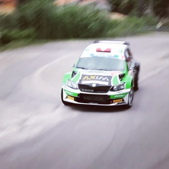 Un passaggio di ieri alla PS Santo Padre! #GBBASSOFFICIAL @metiorsport @pirelli_motorsport @freem_official @moiralucca @skodagram @rally_romacapitale @fiaerc @cirally @aximgroupsa @luganoregion  <a href="/greenhope/">greenhope</a>.ch #greenhopearoundtheworld ift.tt/2zVW8LL