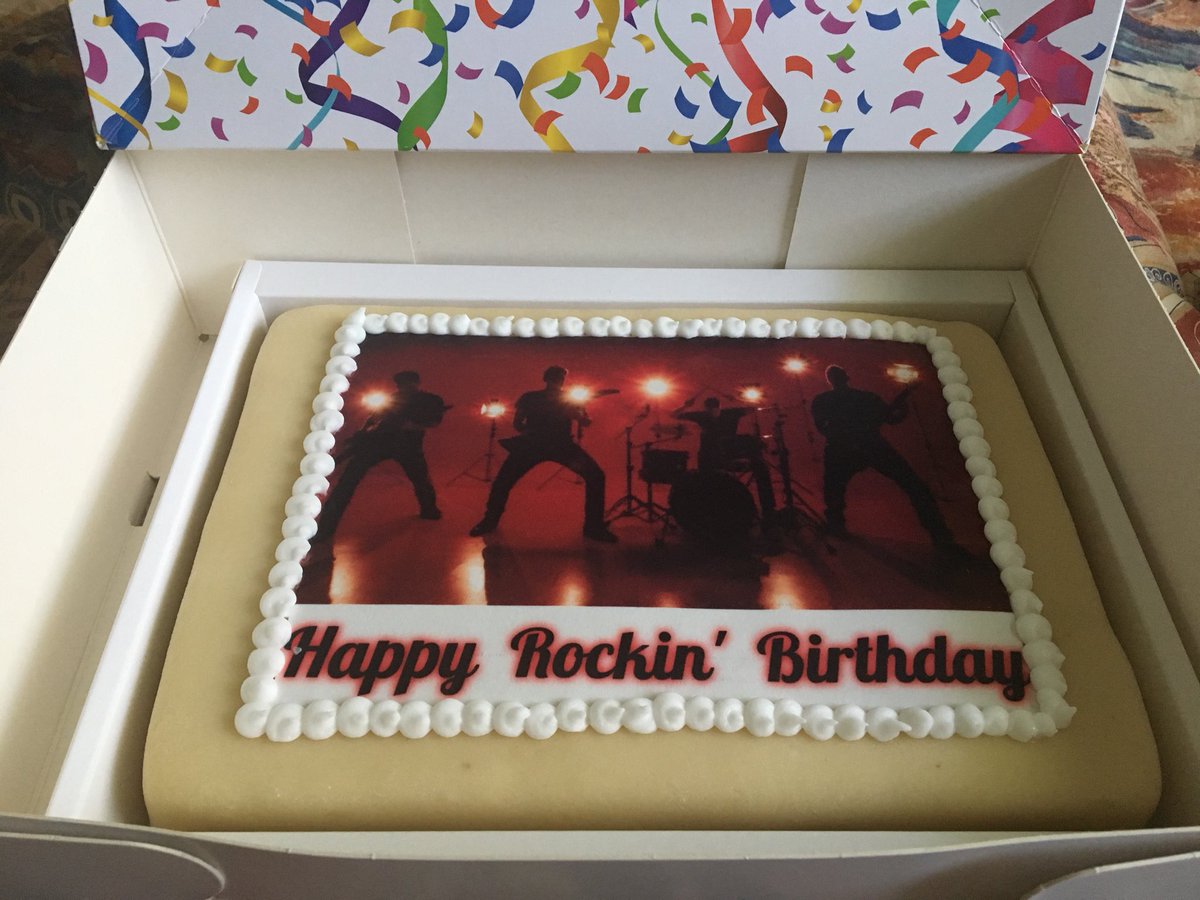 ToNukke's tweet photo. I just got this from my Bestie as a part of my Birthday gift 🎂 Luv it ❤️ Thank you @_tadeva_  and Thanks to Richard Beland for the permission to share it  #birthdaycake #nickelback #birthdaygirl #lovethispic #lovethiscake ©️richard.beland https://t.co/6VhuYlxFM2