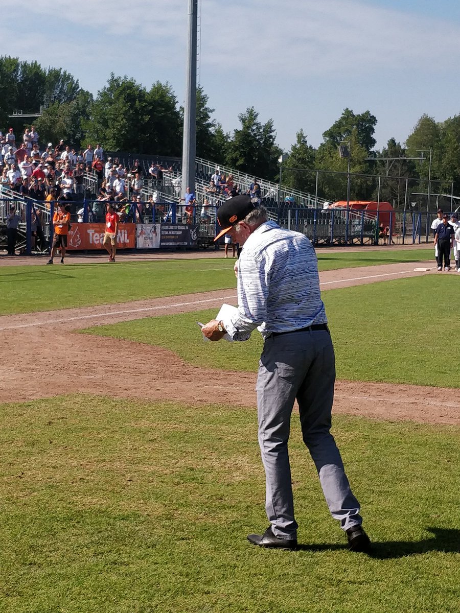 honkbalweek's tweet image. Chairman of the Board Guus van Dee announces the Baseball Week is continuing on! 2020, here we come!