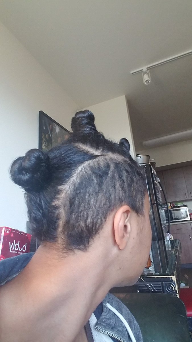 DakkyComics's tweet photo. I also have a #bantuknot #mokawk and I feel kinda cute https://t.co/mVDAZlF5gN