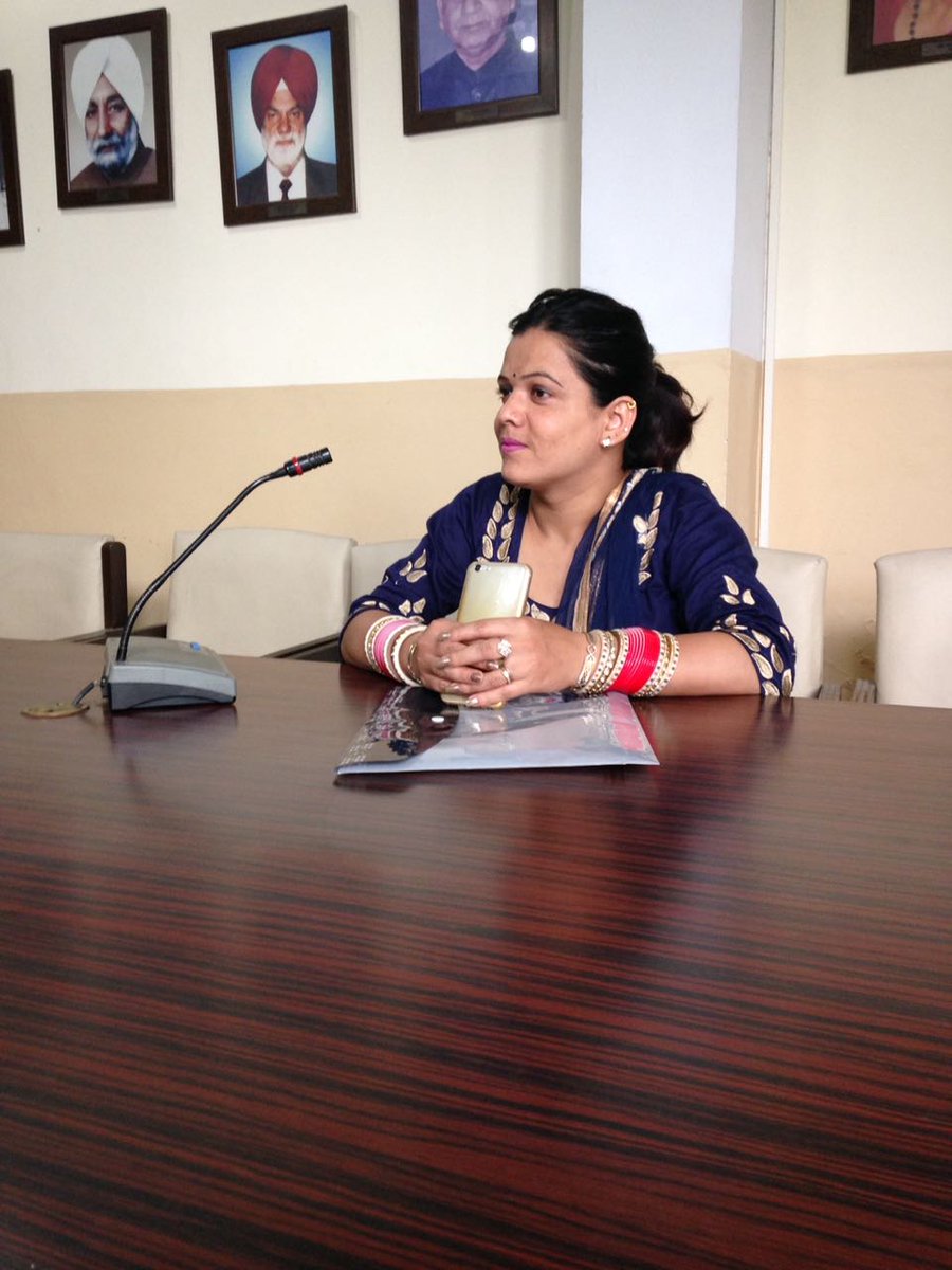 thakurpoonam838's tweet photo. #samander हम समंदर हैं,
हमें खामोश ही रहने दो
ज़रा मचल गये तो शहर ले डूबेंगे… https://t.co/E9OOIxeEXi