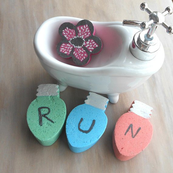 princessandmain's tweet photo. #bathbombs #bathbomb #strangerthings #aromatherapy #bathaddict https://t.co/bX6Gt752dY #etsymntt https://t.co/NheevVA2Yl