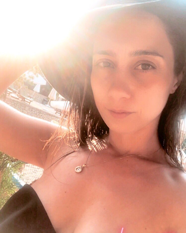 NihanAkn's tweet photo. #nomakeup #yessun 😉☀️ https://t.co/p7Agl1iRHa