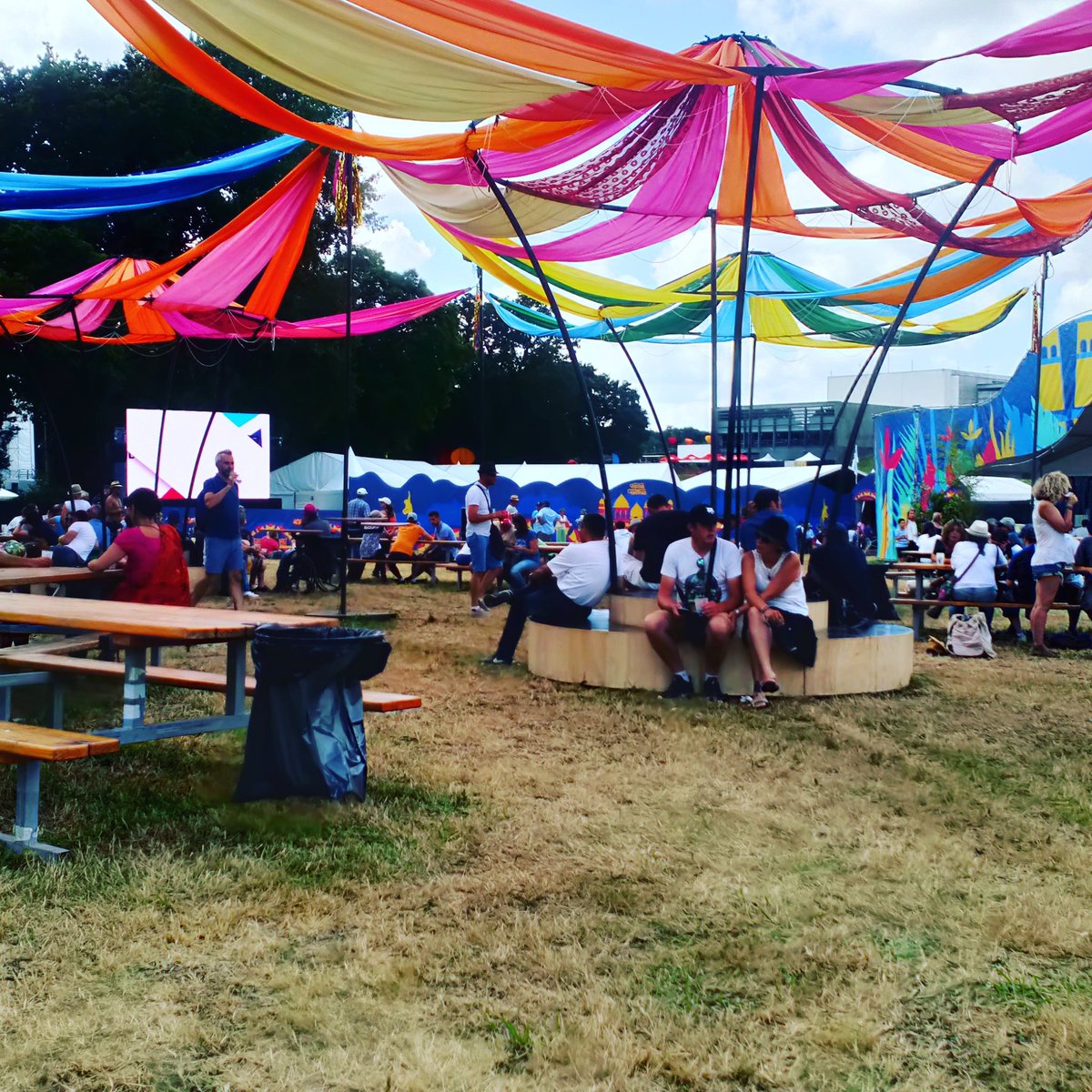 Vinebioz's tweet photo. #charrues18 #vieillescharrues #musique #festival #plaisir #partage https://t.co/8gKsrZEo2E