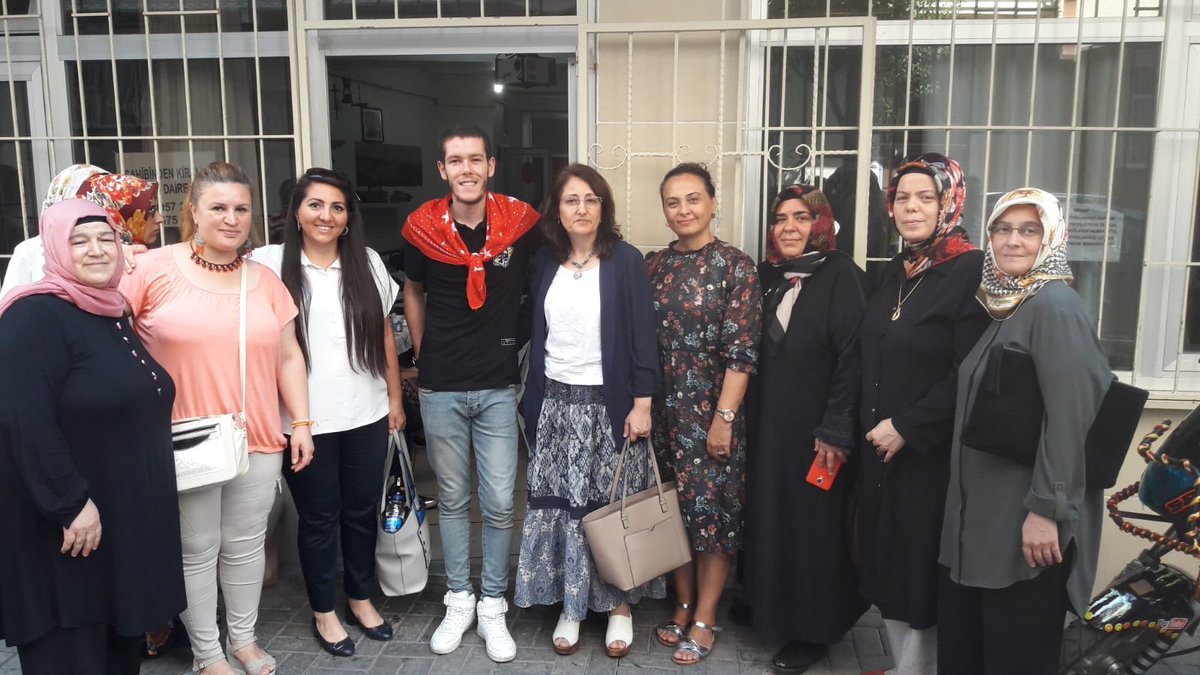 Kadın Meclisi üyelerimizden Refika Yaman’ın vatani görevini gidecek olan torunu için okuttuğu Kur’ana arkadaşlarımızla birlikte katılım sağladık. Kardeşimize hayırlı tezkereler diliyoruz.