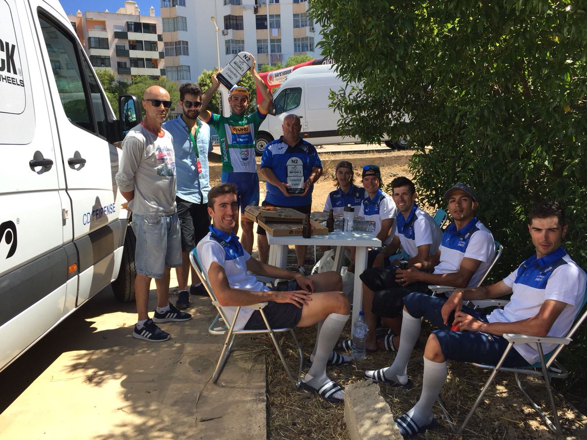 FeirenseCycling's tweet photo. Partilhamos a festa da vitória com todos vocês. Obrigado a todos pelo apoio à VITO-FEIRENSE-BLACKJACK!

#gppn2
#VitoFeirenseBlackjack
#Pnb
#CDFeirense
#TudoPorTudo https://t.co/CJGzXdSGNi