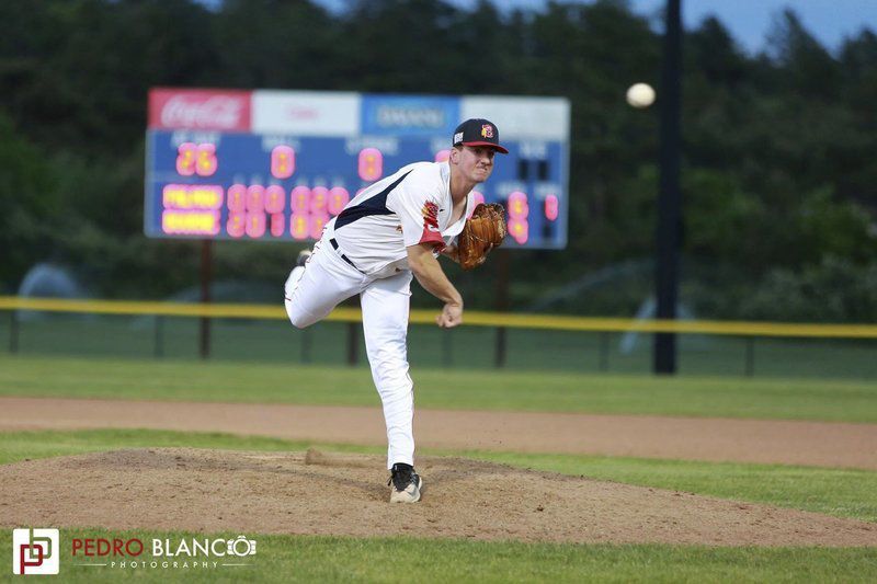 MullyET's tweet photo. Many wondered if Jacob Wallace was good enough to play at @UConnHuskies. After a so-so frosh season, he starred this spring. He got a chance to play in famed Cape Cod League. He's not just playing, he's dominating.
@methuensports @Official_CCBL @UConnBSB

https://t.co/tzAhOMvqlU https://t.co/YVpb7or1Fa