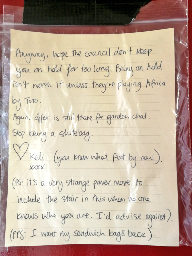 iambandea's tweet photo. Update: #NoteGate. Neighbours keep stopping to talk to me about my notes. They all find it amusing. No one knows the culprit yet but we have a sneaking suspicion of who. https://t.co/ePIVbmanTp