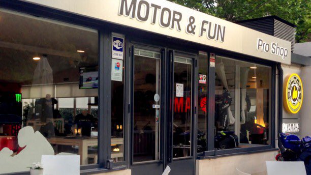 aferblan's tweet photo. Da gusto encontrar un sitio chulo y totalmente #accesible ♿️🚾 en #Madrid con una terraza agradable y tranquila para cenar o tomar algo en verano @motor8fun  RECOMENDADO 😉 https://t.co/YmDDpkmiAz
