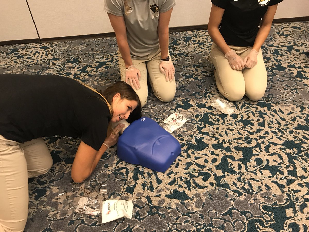 BareaLeigh's tweet photo. CPR/AED Certification this morning at #GLIACSAAC Retreat in Detroit
#RangerIMPACT #NewEra https://t.co/YttdL8FBZf