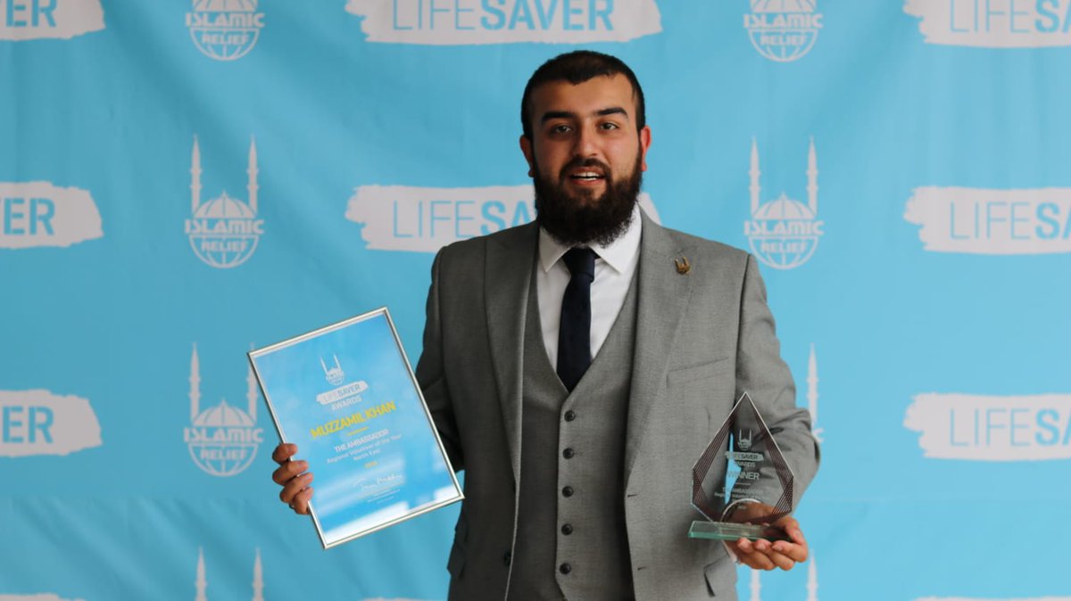 IslamicReliefUK's tweet photo. Winner of 'Regional #Volunteer of the Year - North East' is Muzzamil Khan from #Bradford.

Muzzamil has worked hard over Ramadan in particular, supporting the region with #Cakes4Syria and various events and challenges.

#Lifesaver https://t.co/QU3EzA1WMp