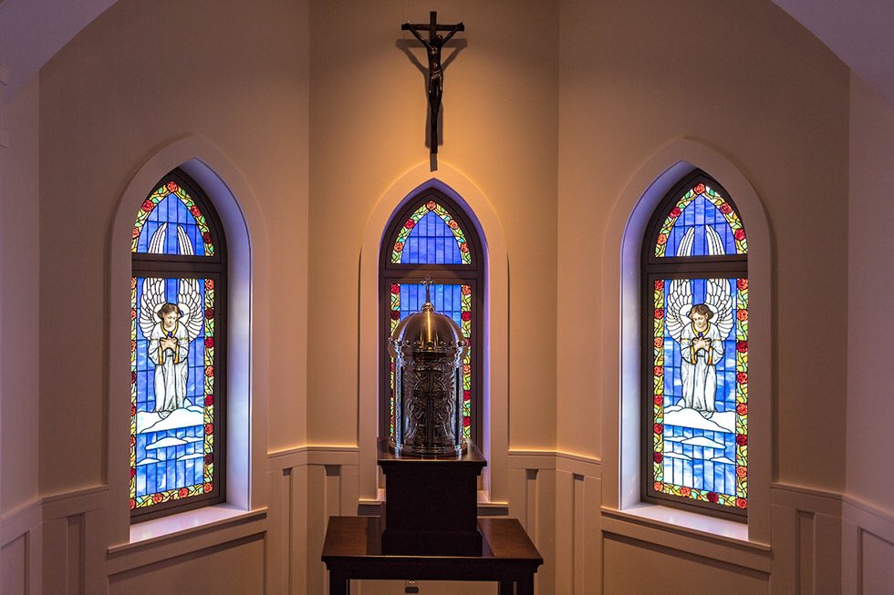 DailyDomer's tweet photo. Flaherty Hall, the newest women’s dorm on campus, features beautiful stained glass windows in its Mary Queen of Angels chapel. @flaherty_hall #photooftheday #dormaday
(Photo by Matt Cashore/Copyright University of Notre Dame) https://t.co/ZhX09FYIES