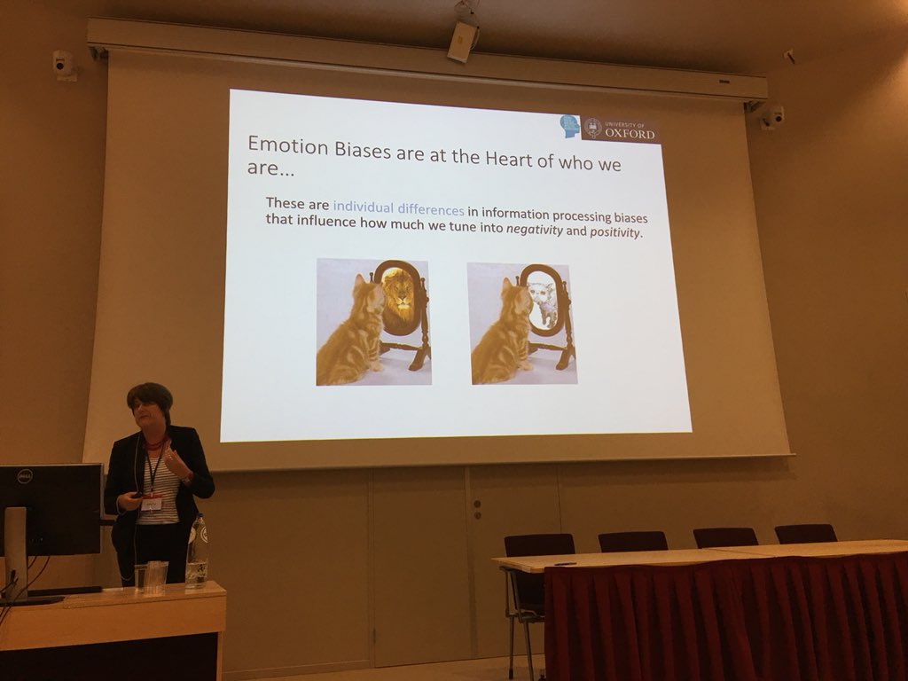 @profelainefox telling us about emotion biases #escan2018 #keynotelecture