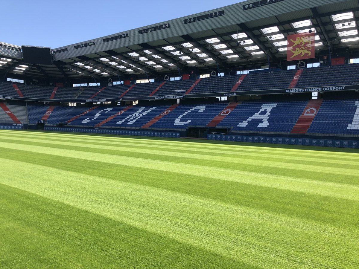 Le stade Michel d'Ornano - Page 7 DitD_rdWkAEZxZ_