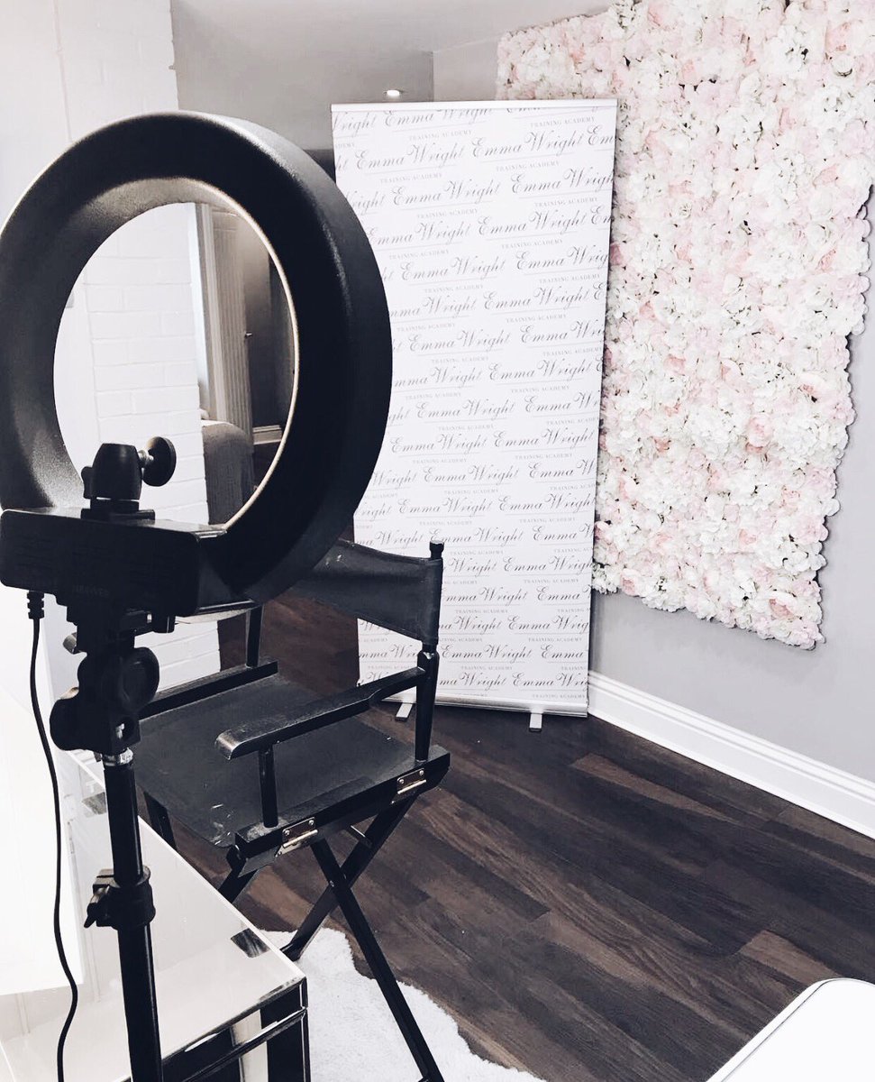 PodBeauty's tweet image. B r o w   S e l f i e   S t a t i o n