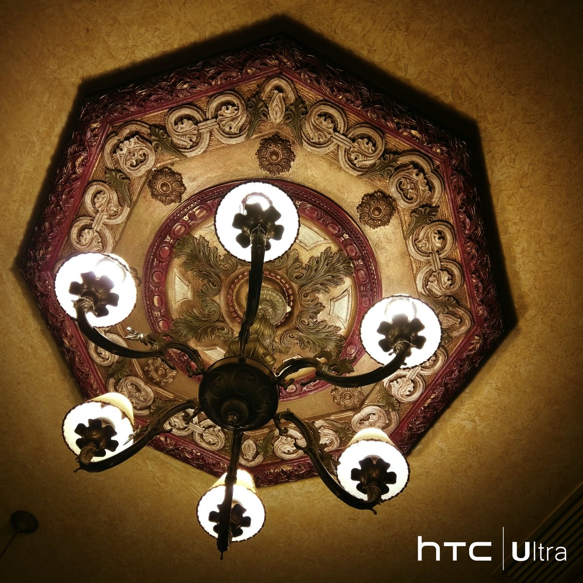 d_guija's tweet photo. Italian lamp #shotonhtc #oneography #interiorismo #decoration #tagliatella #mobile #instamobile #architecture #htcuultra #brillantu @htc @htc_es @htcelevate @LaTagliatella https://t.co/Vsek00xBEp