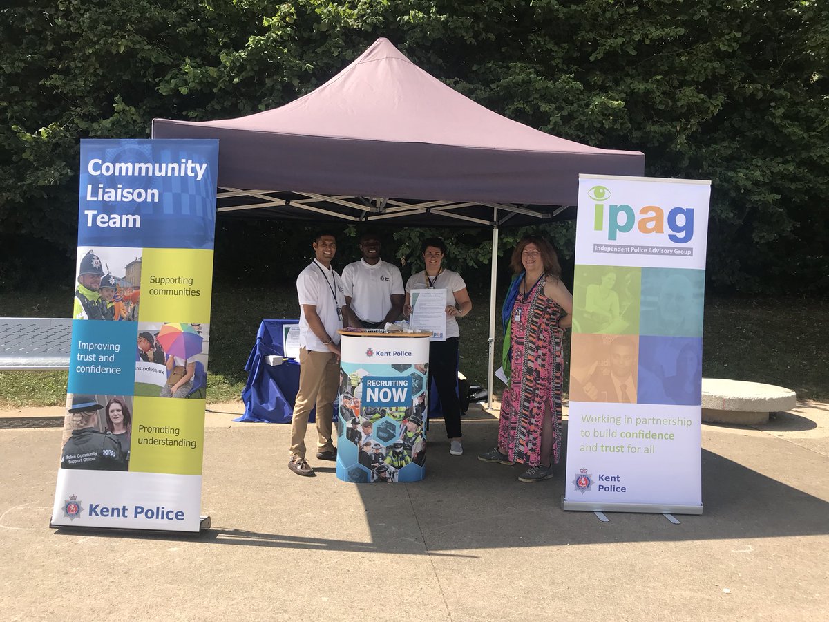 KentPoliceMaid's tweet photo. Kent police are at the #maidstonemela today - come along and say HI #recruitment #ipag #communityliaisonofficer #policingwithpride @kentgpa @KentPoliceDandI @kent_police #morethanthebadge https://t.co/dVMBmlAoJc