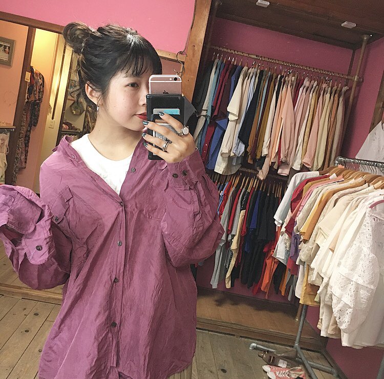 spia_s___ae's tweet photo. new 🐆🐆♡
《 シルクシャツ 》入荷！

中にキャミをレイヤード
させたり、ベルトを上から巻いたり、
ビスチェ風にして着たり…！
着方次第で楽しめるitemです。
是非店頭でご覧ください！

#spia #中崎町 #レディース
#古着屋 #古着 #used #シルクシャツ https://t.co/Dm7cIKj1oh