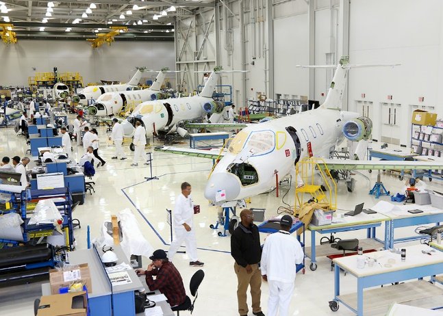 BradentonAreaFL's tweet photo. RT: @PoweringFL In 2017, #Florida added more than 12,000 aviation & #aerospace jobs, the most of any other state in the southeastern U.S. Learn more about FL’s advantages: https://t.co/qkuPM1AlpK #FIA18 #FLFIA https://t.co/RmFlsRzo0c