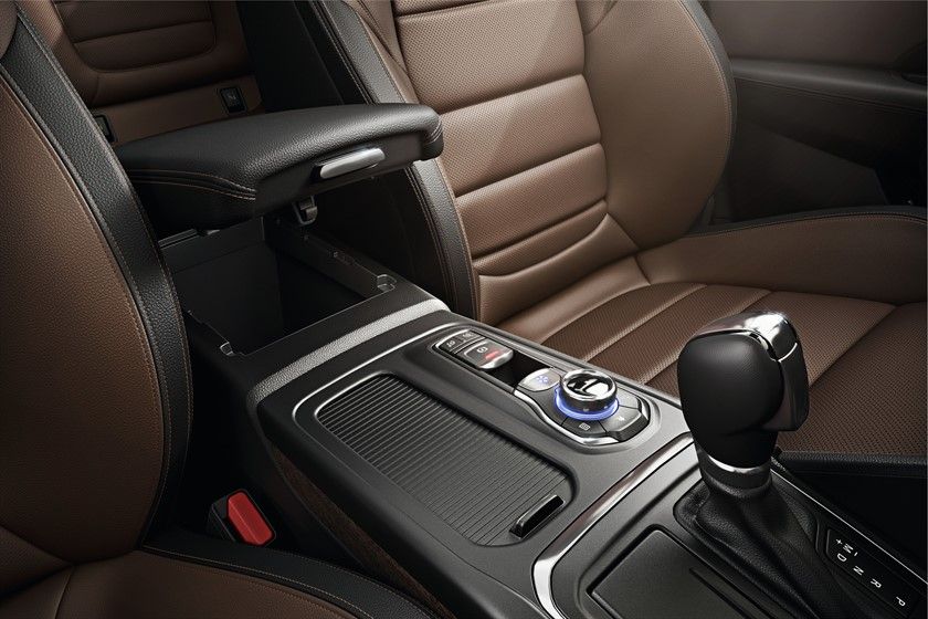 Renault_RS's tweet photo. Uz #4Control i #MultiSense tehnologiju, #RenaultTALISMAN vam nudi potpunu udobnost i kontrolu nad vozilom. https://t.co/diRzyGBbsk https://t.co/Prj6TL5fCe