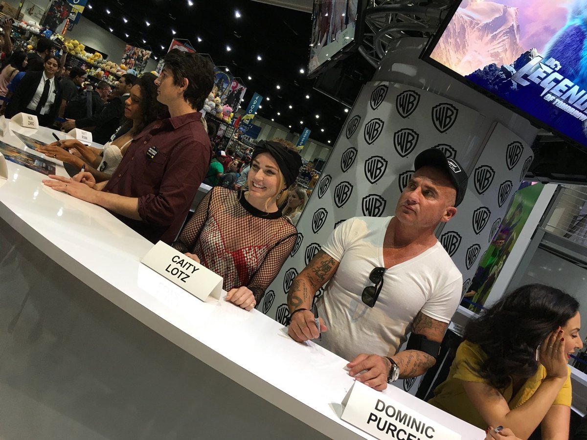 milianniaoniks's tweet photo. Котаны (3)
#LegendsOfTomorrow #LegendsOfTomorrowSDCC https://t.co/L297h3OcHF