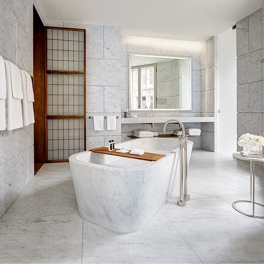 ELLEDecoUK's tweet image. Not sure how to light your bathroom to create the perfect relaxing atmosphere? Check out our tips here buff.ly/2nKxbtc