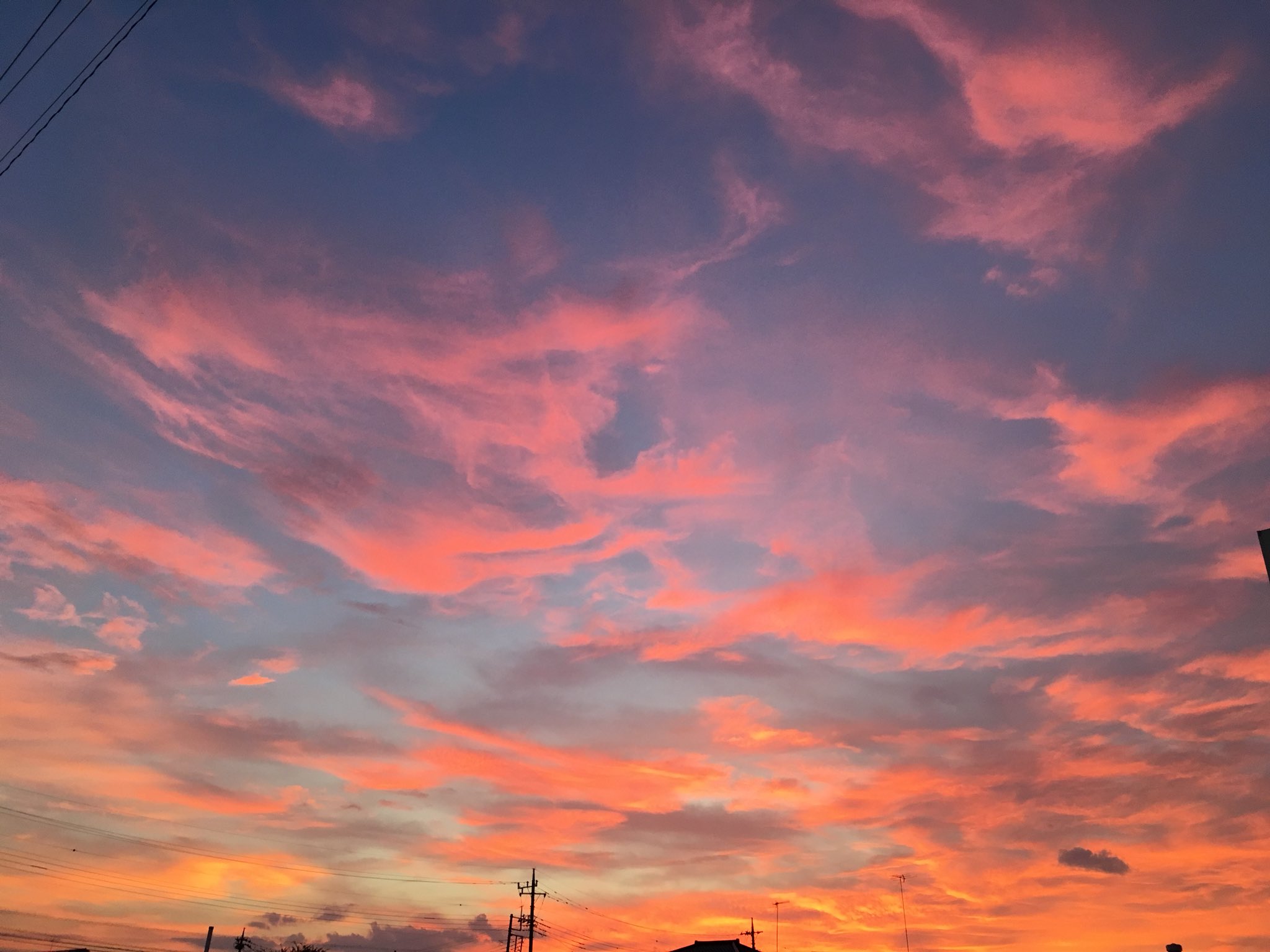 Twitter 上的 Paka 空が燃えてる 夕方 空 オレンジ T Co 7y5gqncwro Twitter