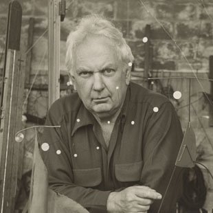 COPREDUCV's tweet photo. Tal Día Como hoy en 1898, nace en Lawnton-Pensilvania, el Artista y Escultor Alexander Calder, creador de la obra más emblemática de la #CUC, Ubicada en El Aula Magna y que lleva por título: Platillos Voladores o Nubes de Calder #UCV #PatrimonioMundial https://t.co/78qXErk6tU